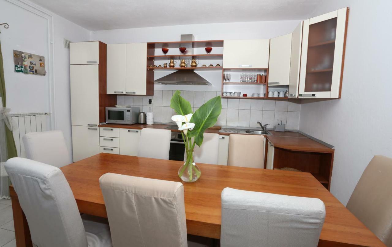Apartments Rose Kastela Luaran gambar
