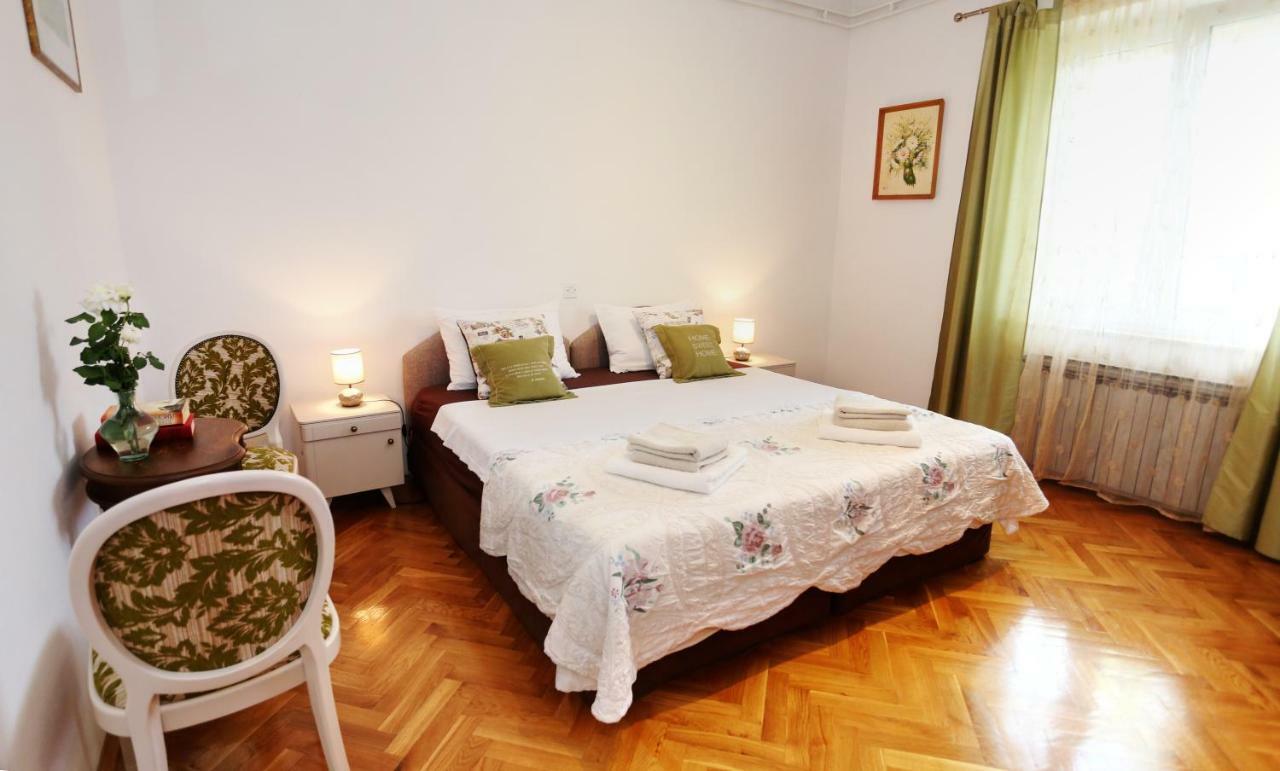 Apartments Rose Kastela Luaran gambar
