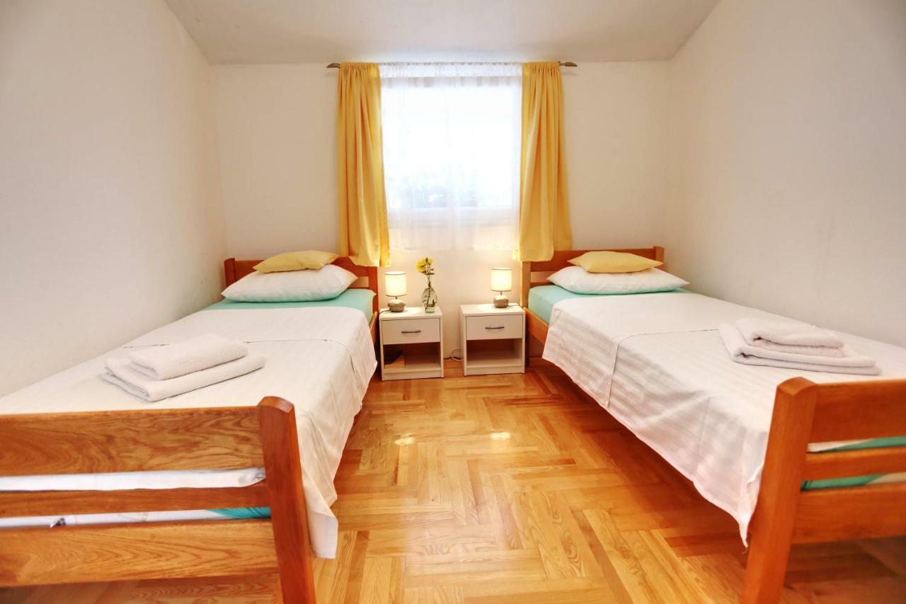 Apartments Rose Kastela Luaran gambar